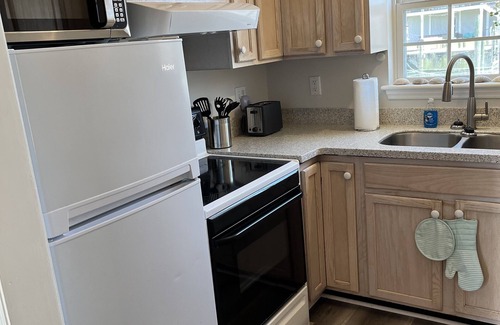 Atlantic Beach Cabaña | Cozy 2-bedroom cottage near Triple S Marina