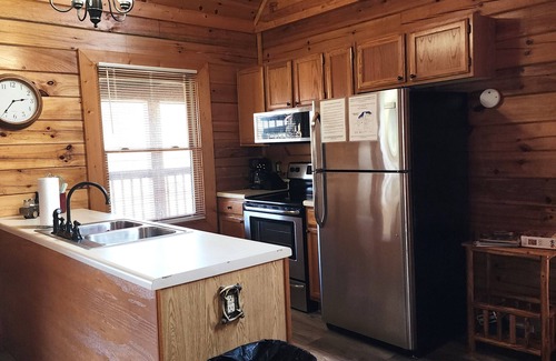 Sevierville Cabina | Cozy 2-bedroom cabin in welcoming lake Douglas, Sevierville near Pigeon Forge
