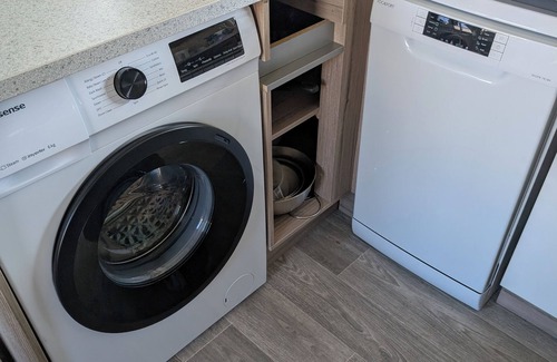 Prestonpans Casa | Cozy 2-bedroom caravan in welcoming SetonSands with WiFi close to the beach