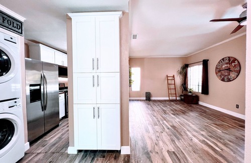Santa Susana Condominio | Cozy 2-bedroom condo Fully Furnished Monthly rent in enjoyable Simi Valley