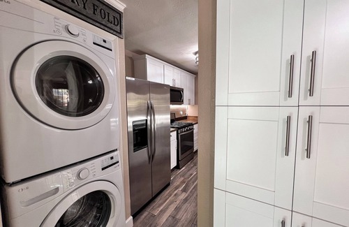 Santa Susana Condominio | Cozy 2-bedroom condo Fully Furnished Monthly rent in enjoyable Simi Valley