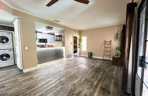 Santa Susana Condominio | Cozy 2-bedroom condo Fully Furnished Monthly rent in enjoyable Simi Valley