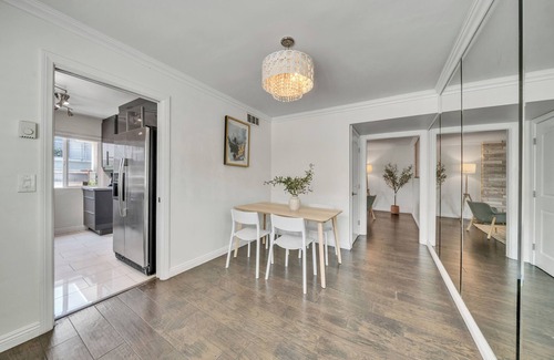 Arcadia Condominio | Cozy 2-bedroom condo|Garden Retreat on Arcadia Ave|Flex-Lease for Family #42408