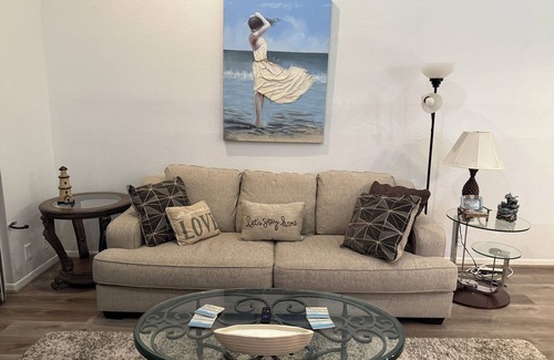 Walden on Lake Conroe Condominio | Cozy 2-bedroom condo on the water, with community pool and fitness center.