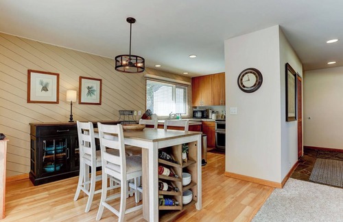 Sunriver Condominio | Cozy 2-bedroom condo with WiFi and AC in charming Sunriver