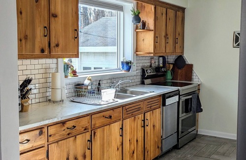 Quakertown Cabaña | Cozy 2-bedroom cottage mins from Lake Nockamixon and Lake Towhee.