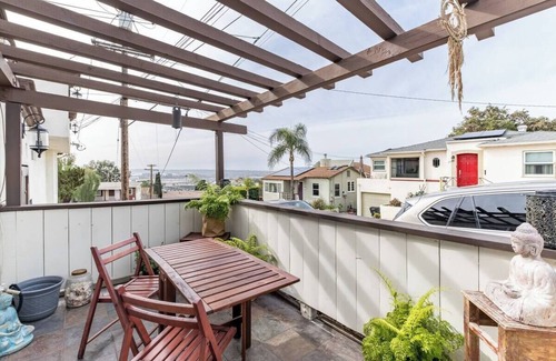 Middletown Cabaña | Cozy 2 Bedroom Cottage with Bay View