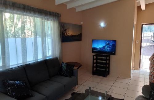 Durban North Apartamento | Cozy 2 bedroom cottage