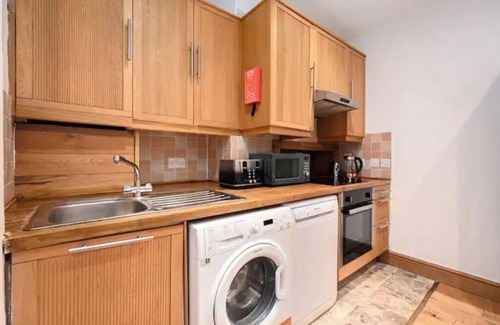 Earl's Court Apartamento | Cozy 2 Bedroom Duplex in Earls Court.