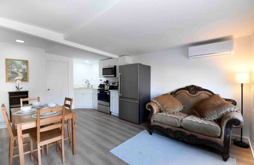 Rialto Casa | Cozy 2 bedroom home in Rialto