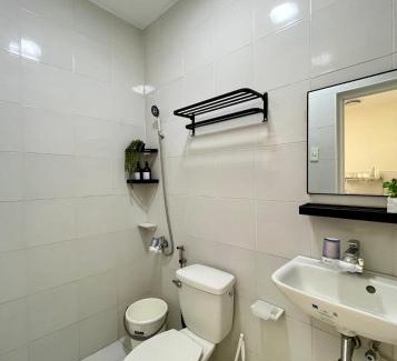 Lucena Apartamento | Cozy 2 Bedroom Home in Lucena with AC and Fast WiFi