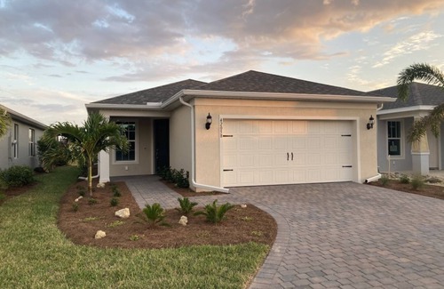 Biggar Casa | Cozy 2-bedroom home in Edgewater, gated with community pool in Babcock Ranch FL