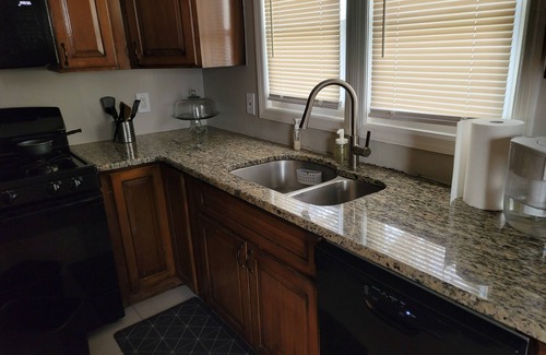 Teaneck Casa | Cozy 2-bedroom house in welcoming Teaneck with AC, WiFi