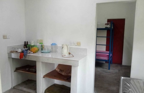 Seeduwa - Katunayake Casa | Cozy 2-bedroom house in charming Katunayaka with WiFi, AC