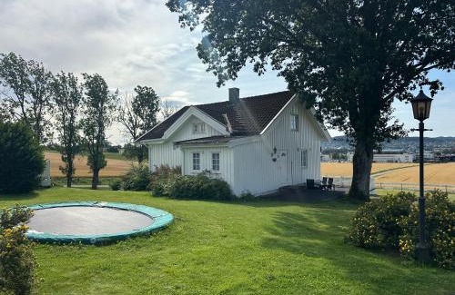 Skedsmo Casa | Cozy 2 bedroom house on a farm just outside Lillestrøm
