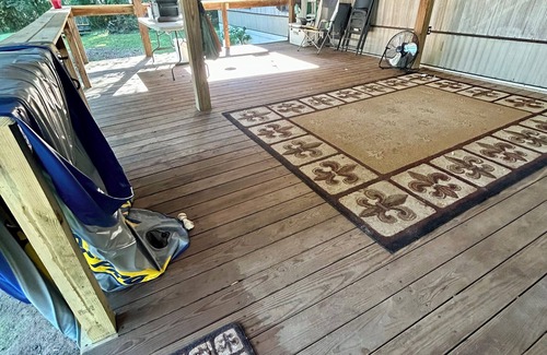 Homer Casa | Cozy 2-bedroom lake camp house in fantastic Homer with WiFi and lake access