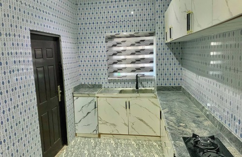 Nnewi Apartamento | Cozy 2-Bedroom Luxury Apartment With AC, WiFi, Solar, BoreHole Water, CCTV Nnewi