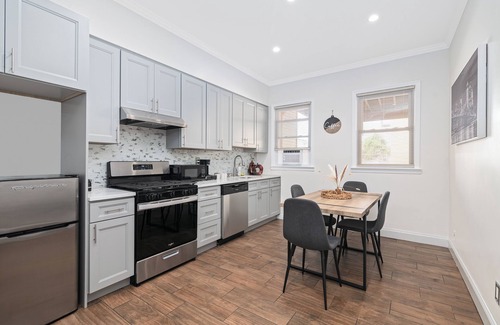 North Bergen Apartamento | Cozy 2-bedroom minutes to Manhattan/ Times Square/ Central Park