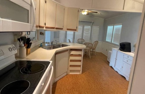 Port Isabel Casa | Cozy 2-bedroom mobile home in awesome Port Isabel with WiFi, AC