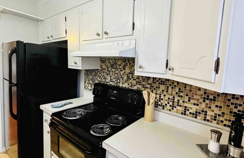 Winston - Salem Casa | COZY 2 Bedroom NEAR Hanes Mall