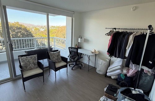 Ocean Park Apartamento | Cozy 2-bedroom Oasis apartment in Santa Monica, w/all amenities optimal Location