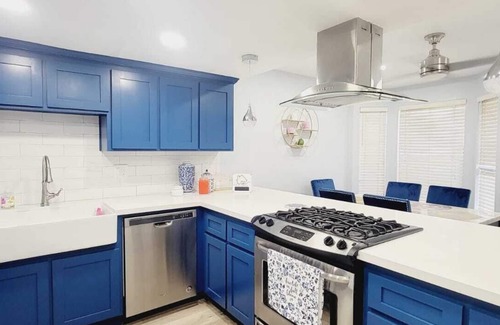 Greenacres Condominio | Cozy 2-bedroom + office condo in Bakersfield! Entire place for you