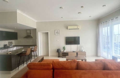 North Ridge Casa | Cozy 2-bedroom penthouse apartment in heart of Accra with WiFi, AC, fitness room