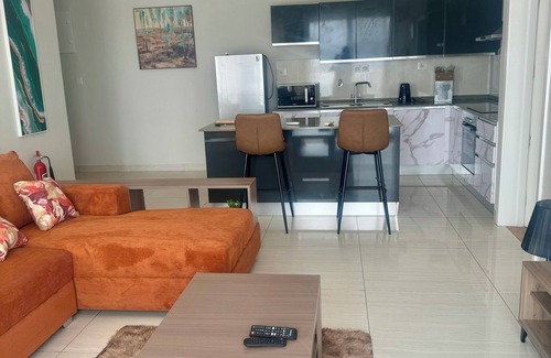 North Ridge Casa | Cozy 2-bedroom penthouse apartment in heart of Accra with WiFi, AC, fitness room