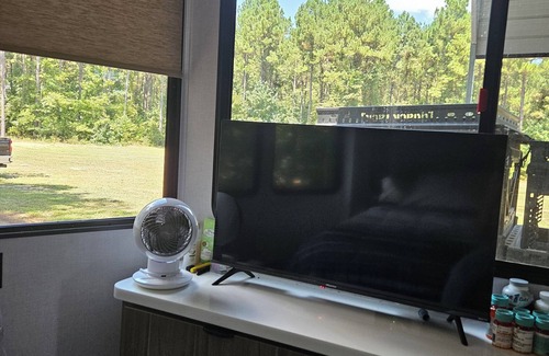 Farmerville Casa | Cozy 2-bedroom RV in charming Farmerville 2 miles to boat ramp on DArbonne Lake