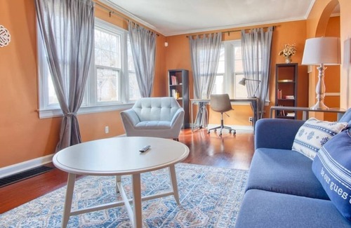 Speedway Casa | Cozy 2-bedroom Speedway home. Walk to the track!