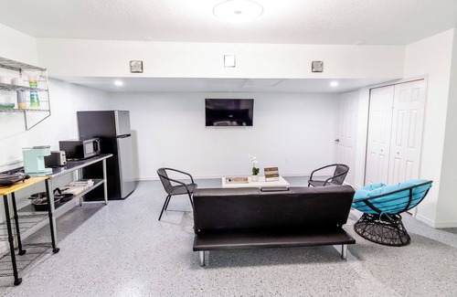 St. Cloud Apartamento | Cozy 2-bedroom studio with AC and WiFi