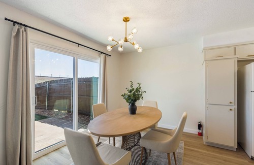 Oklahoma City Casa | Cozy 2-bedroom townhome in lovely Oklahoma City with WiFi, lake, restaurants.