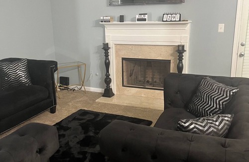 Riverdale Casa | Cozy 2-bedroom townhome with WiFi, AC in soothing College Park