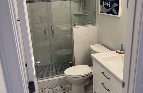 Bayshore Apartamento | Cozy 2 Bedroom Upstairs Guesthouse with Private Entrance near Wrightsville Beach