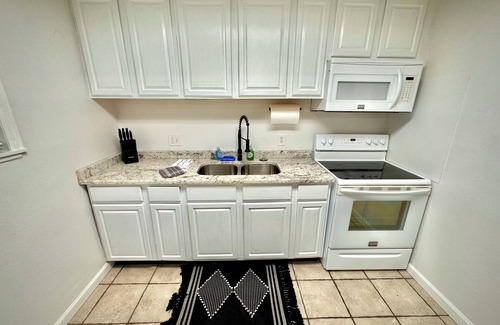 Southeast Colorado Springs Apartamento | Cozy 2-bedroom apartment in Eastside Colorado Springs with WiFi, AC
