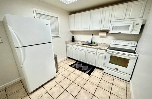 Southeast Colorado Springs Apartamento | Cozy 2-bedroom apartment in Eastside Colorado Springs with WiFi, AC