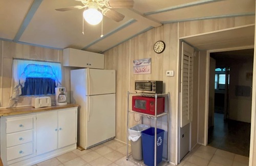 Ocean Isle Beach Casa | Cozy 2-bedroom home close to beaches & parks