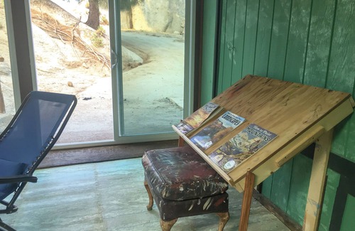 Wofford Heights Cabina | Cozy 2-bedroom cabin with spectacular endless view of lake Isabella. Hot tub.