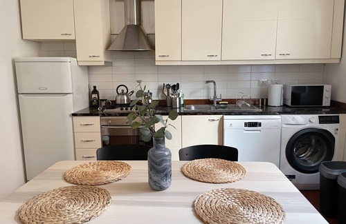 Siena Historical Center Apartamento | Cozy 2 BR with balcony near Piazza Del Campo