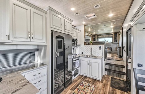 Pine Grove Casa | Cozy 2-Guest RV on Nature Farm