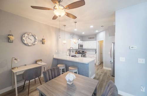 Green Valley Ranch Condominio | Cozy 2-Master bedroom condo with private bathrooms located near The District.