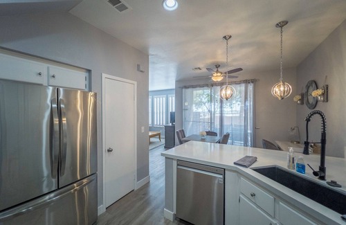 Green Valley Ranch Condominio | Cozy 2-Master bedroom condo with private bathrooms located near The District.