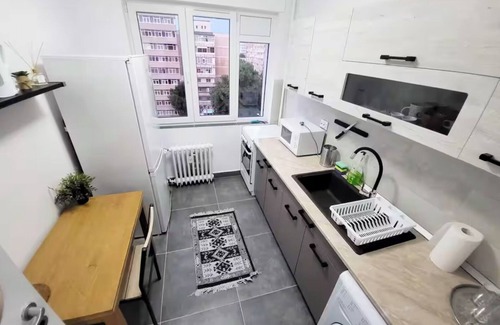 Militari Apartamento | Cozy 2-Room Apartment, Steps away from subway!