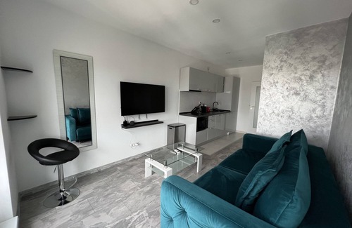 Militari Apartamento | Cozy 2 Room Penthouse in the city