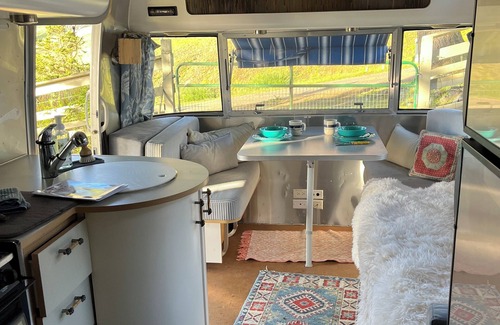 Pacific Casa | Cozy 25 ' Airstream not far from Arcata with privacy and an amazing view