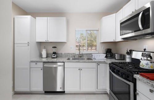 Fresno Casa | Cozy 2B/1Bth w EasyA to US99 and Nat'l Parks