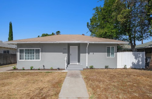 Fresno Casa | Cozy 2B/1Bth w EasyA to US99 and Nat'l Parks