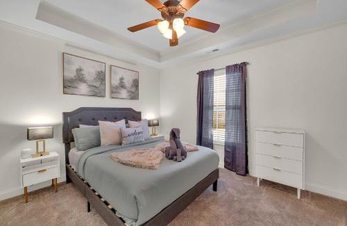 Concord Casa | Cozy 2B Townhouse - King Bed