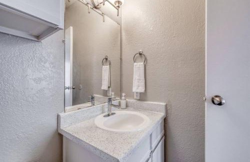 Milwood Apartamento | Cozy 2BD Apt Austin Texas