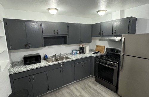 Airport Heights Community Council Casa | Cozy 2BD house A Russian Jack